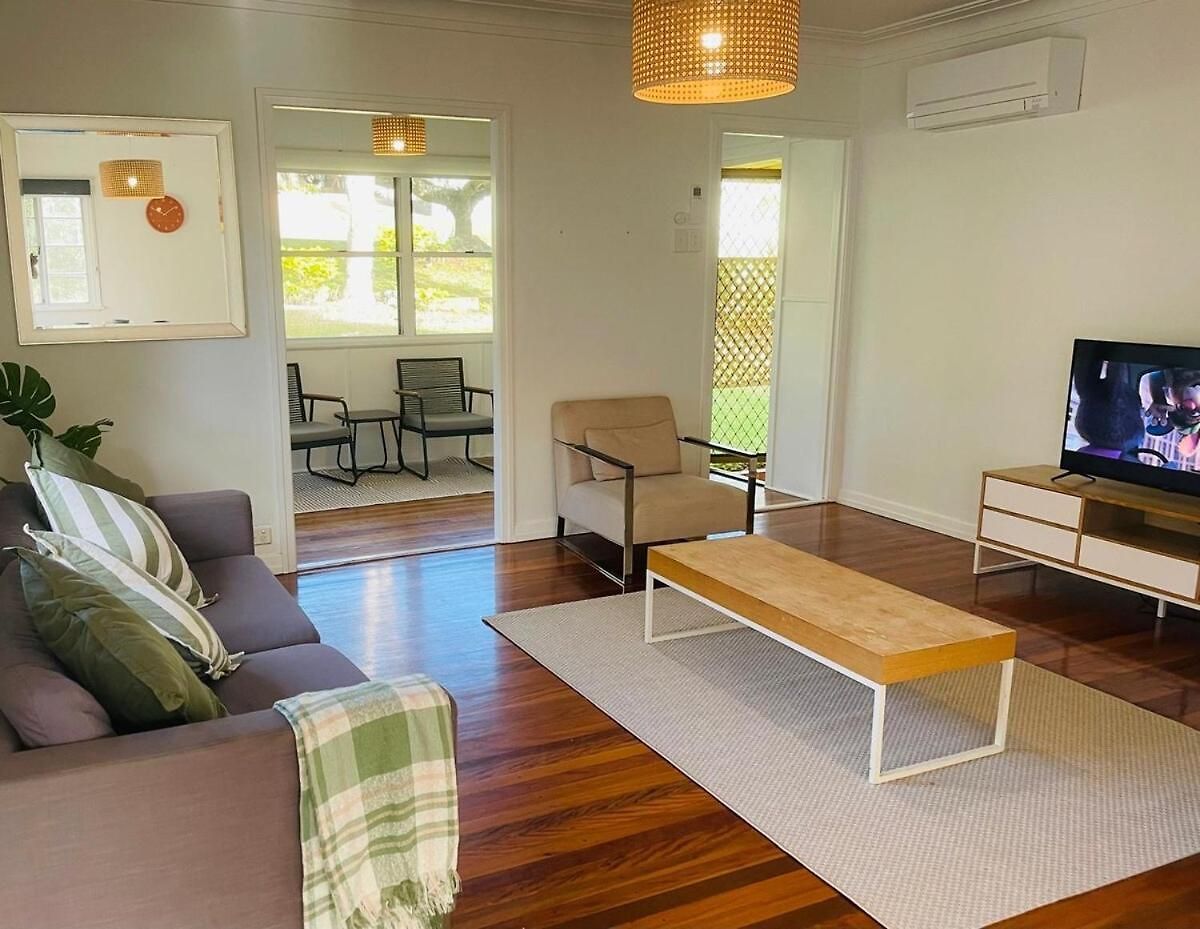 Holiday home Cozy 4br Close To Schools & Shops&lookout
