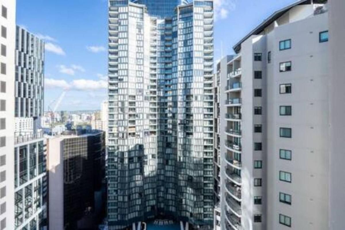 Chic Living 1b1b Shared Pool Bbq Gym C31 * Brisbane