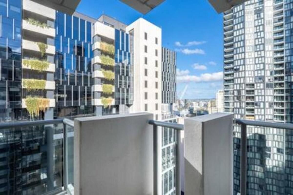 Chic Living 1b1b Shared Pool Bbq Gym C31 Brisbane