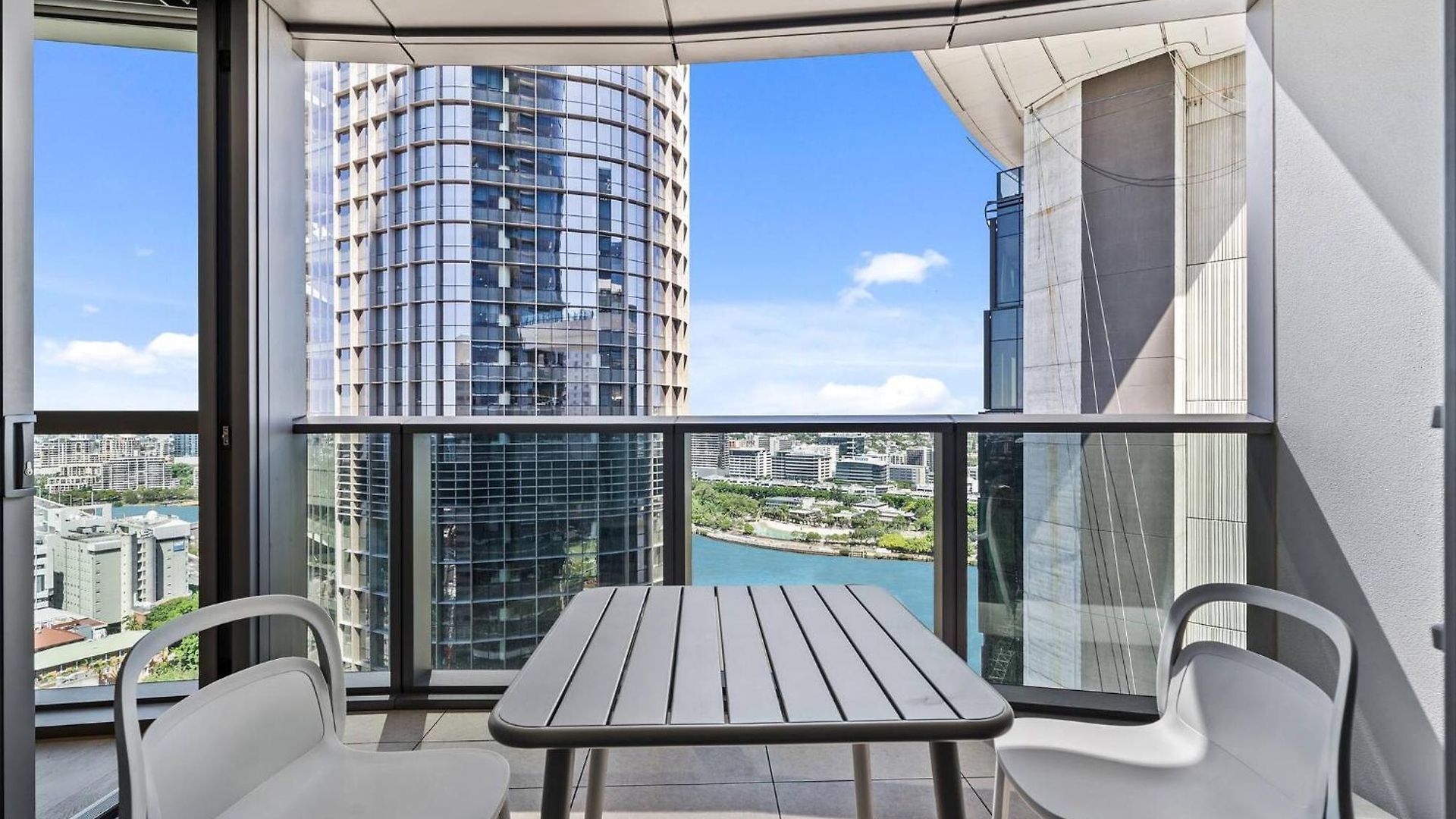 Lv 20 Private Luxury On Queens Wharf Brisbane