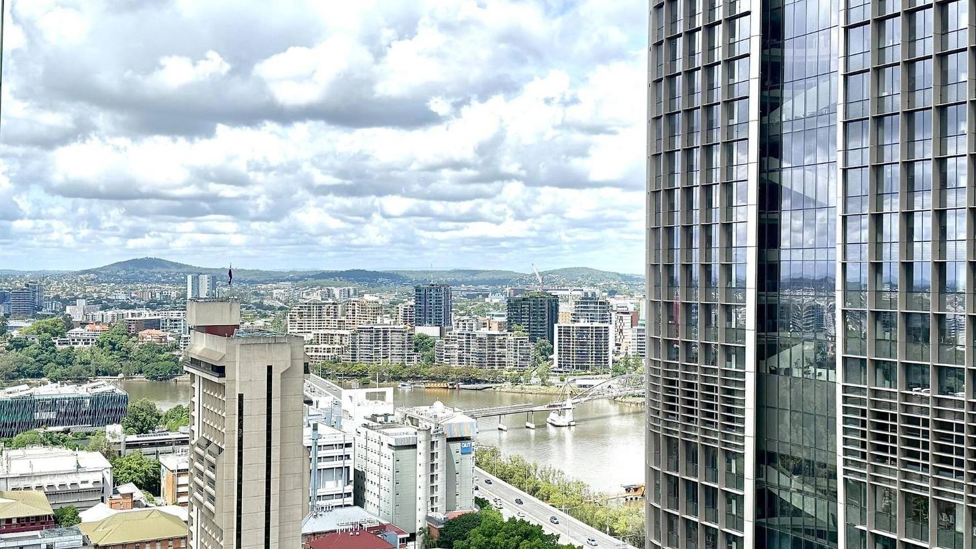 Skyline Poetry - Premium On The Star Bne Brisbane