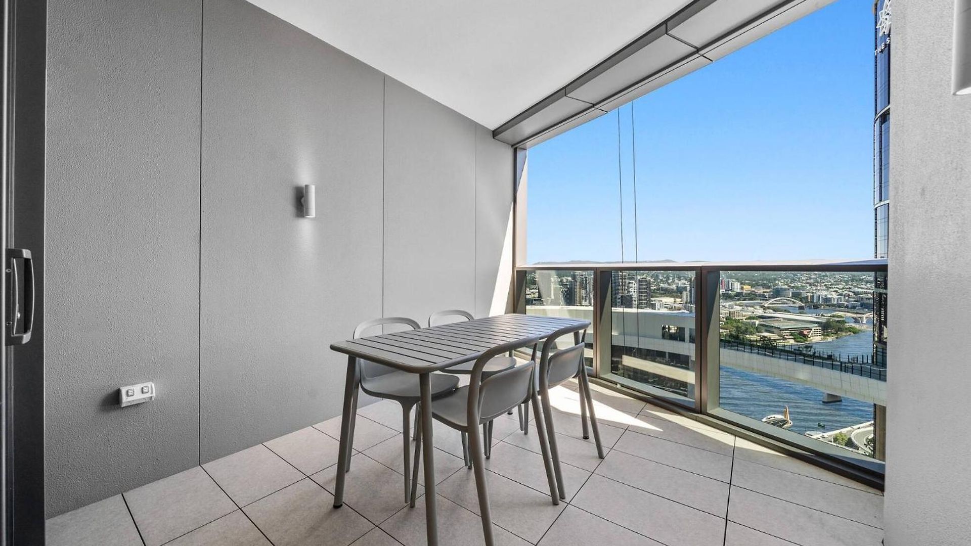 Of Clouds - Brand New Lv 31 On Star Casino Bne, Privately Managed Apartment *