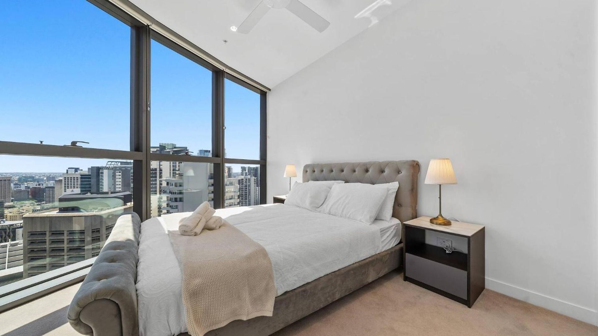 Apartment Of Clouds - Brand New Lv 31 On Star Casino Bne, Privately Managed *