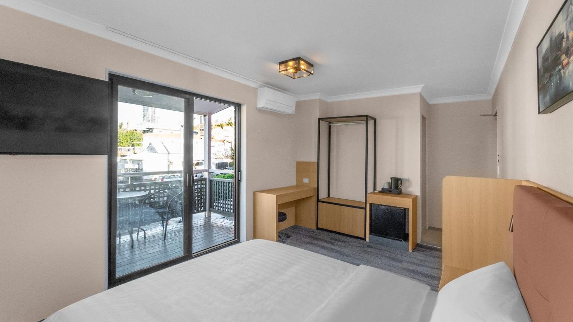 Spring Hill Hotel