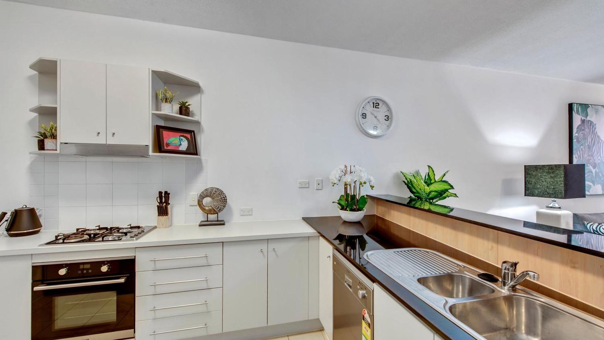 Wild Luxe Front Escape- 1 Min Walk Southbank Apartment *