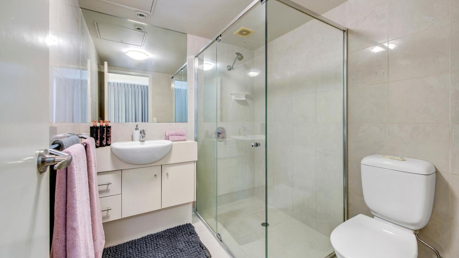 Wild Luxe Front Escape- 1 Min Walk Southbank Apartment *