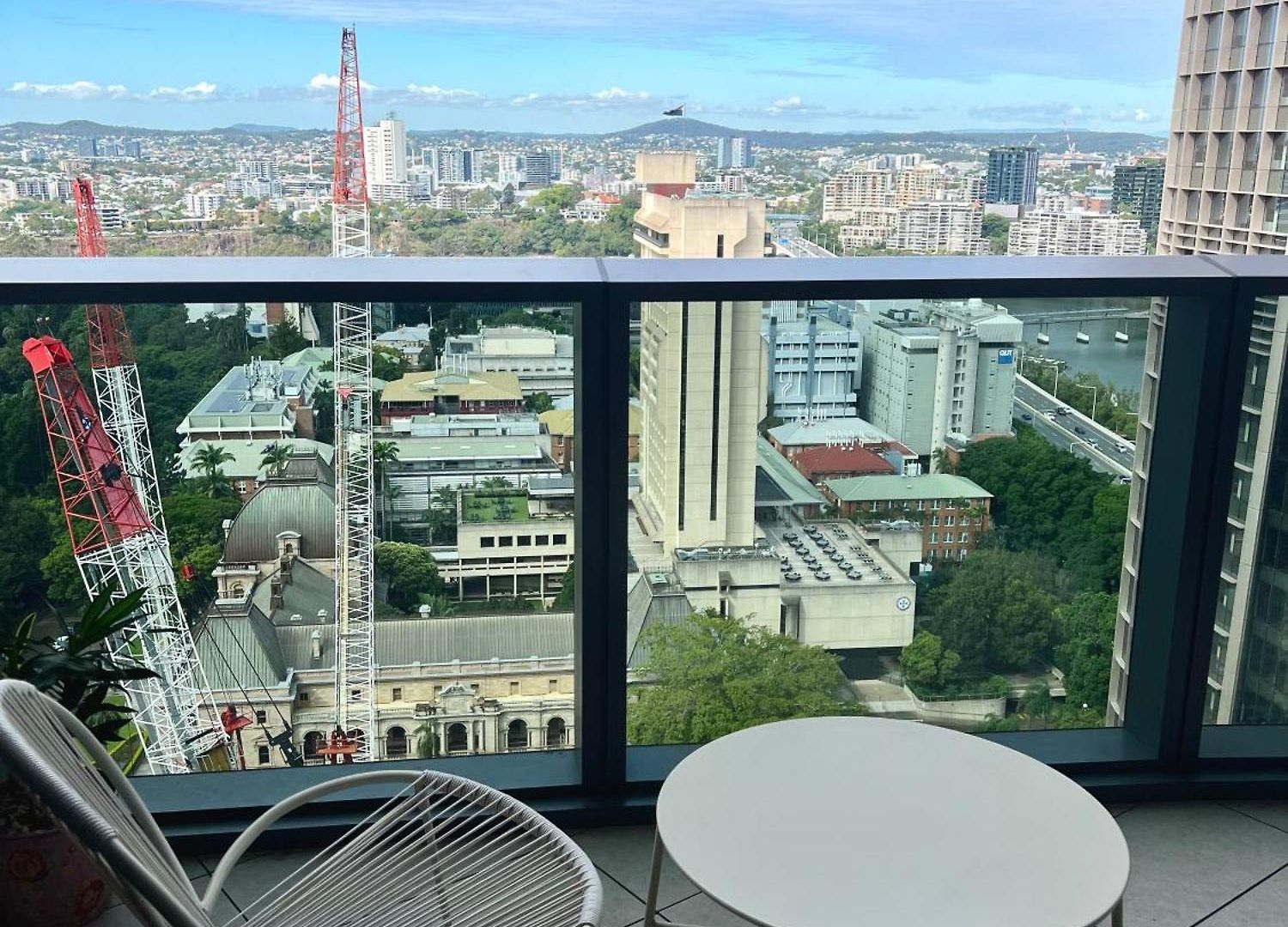 Luxury At Queens Wharf Tower *