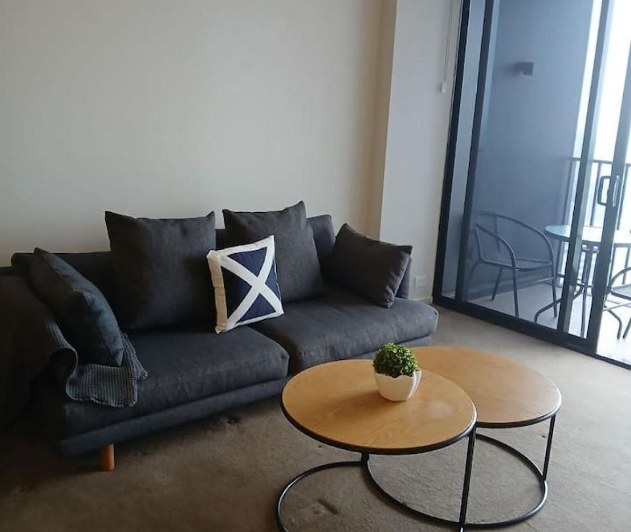1 Bedroom With Stunning Views Heart Of Apartment