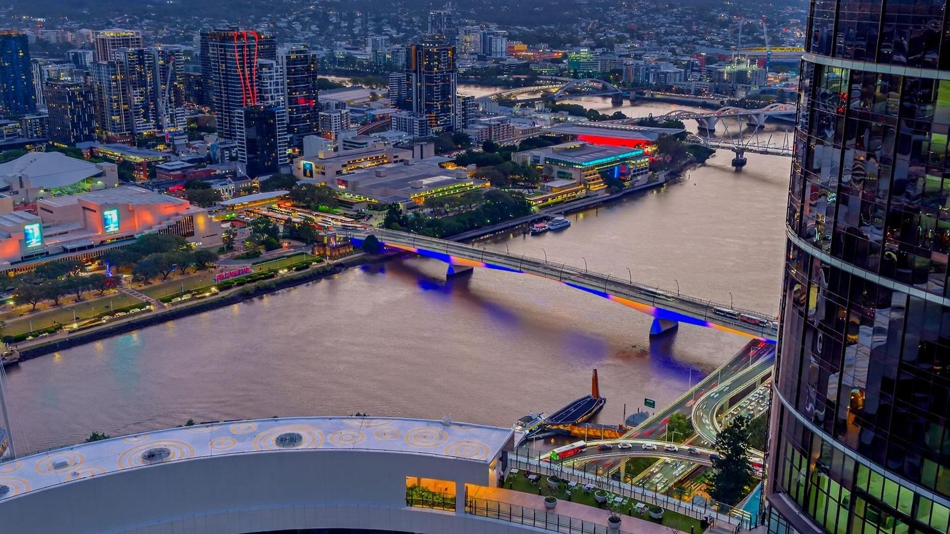 River Glow At Queens Wharf Level 43 Including Parking, Pool, And Views Brisbane
