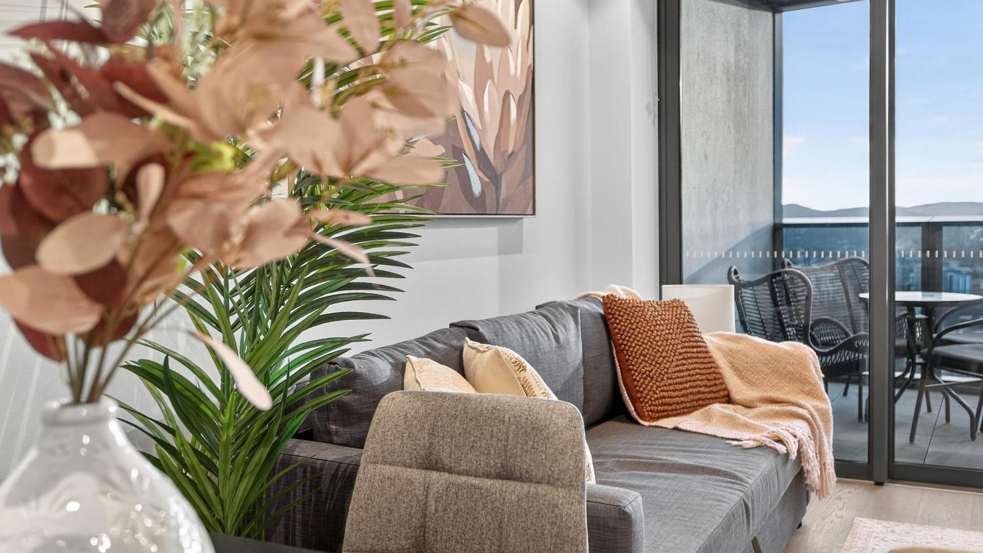 Apartment River Glow At Queens Wharf Level 43 Including Parking, Pool, And Views