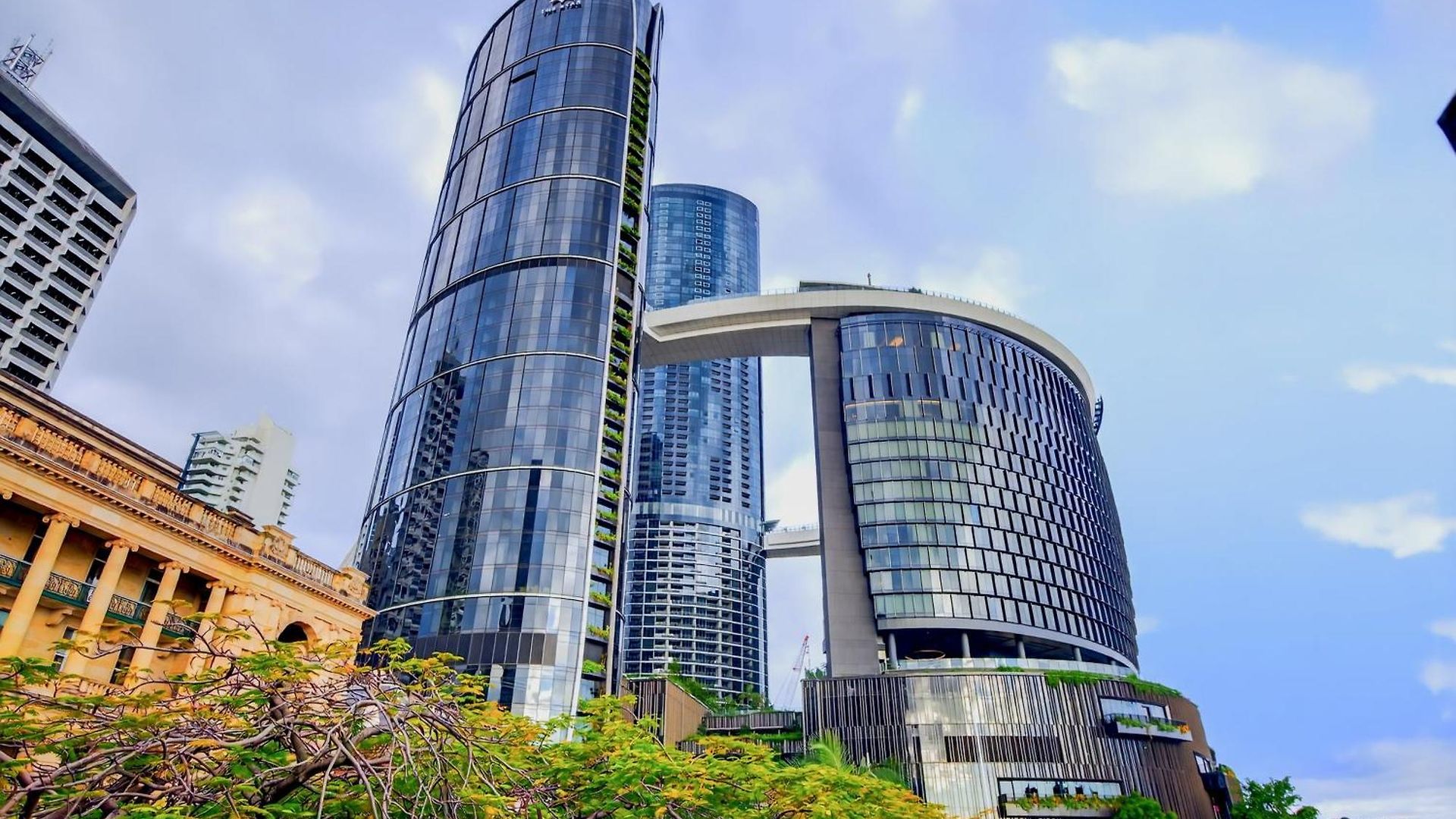 River Glow At Queens Wharf Level 43 Including Parking, Pool, And Views Brisbane