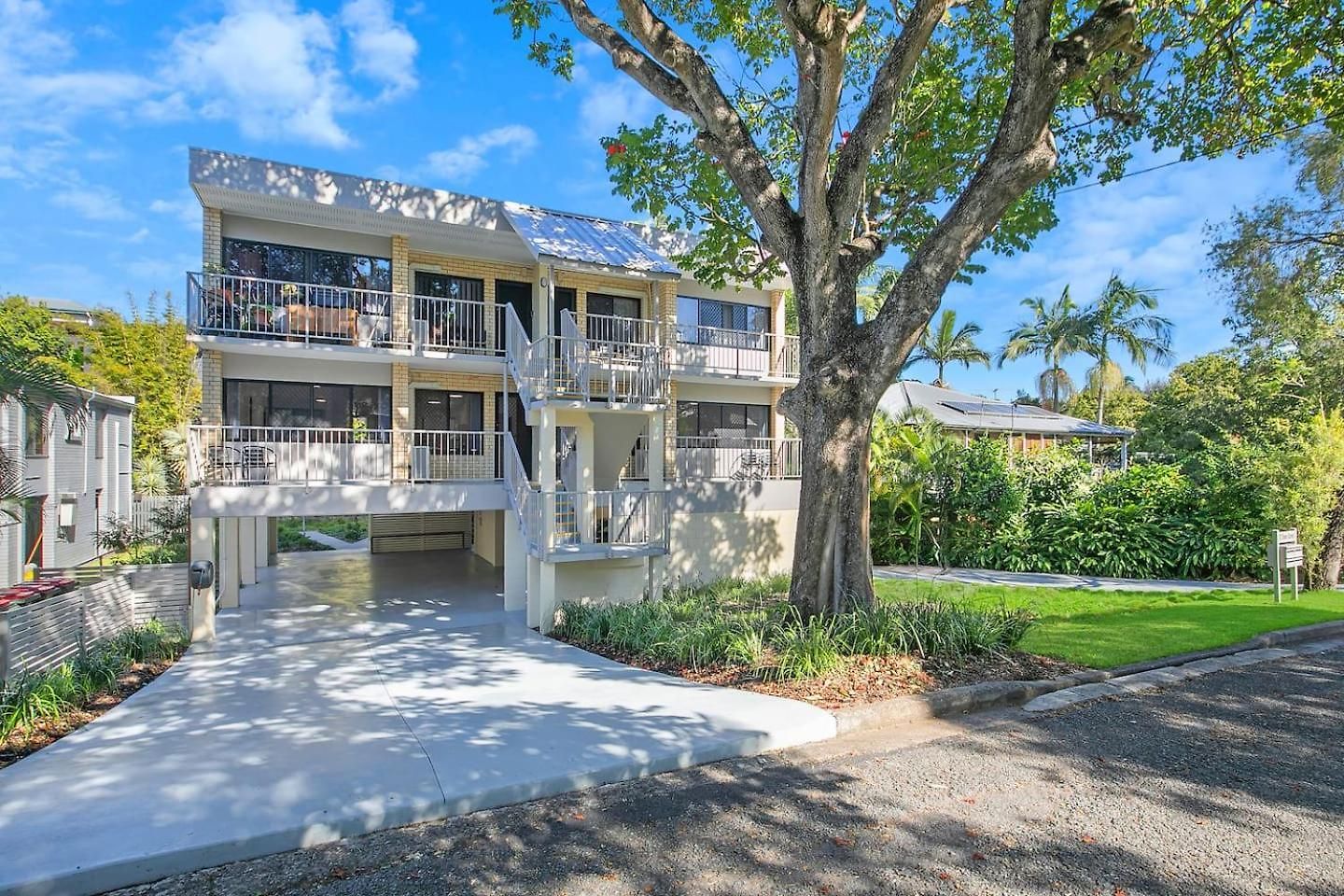 Apartment Leafy Corner - Simple Near River And Cbd