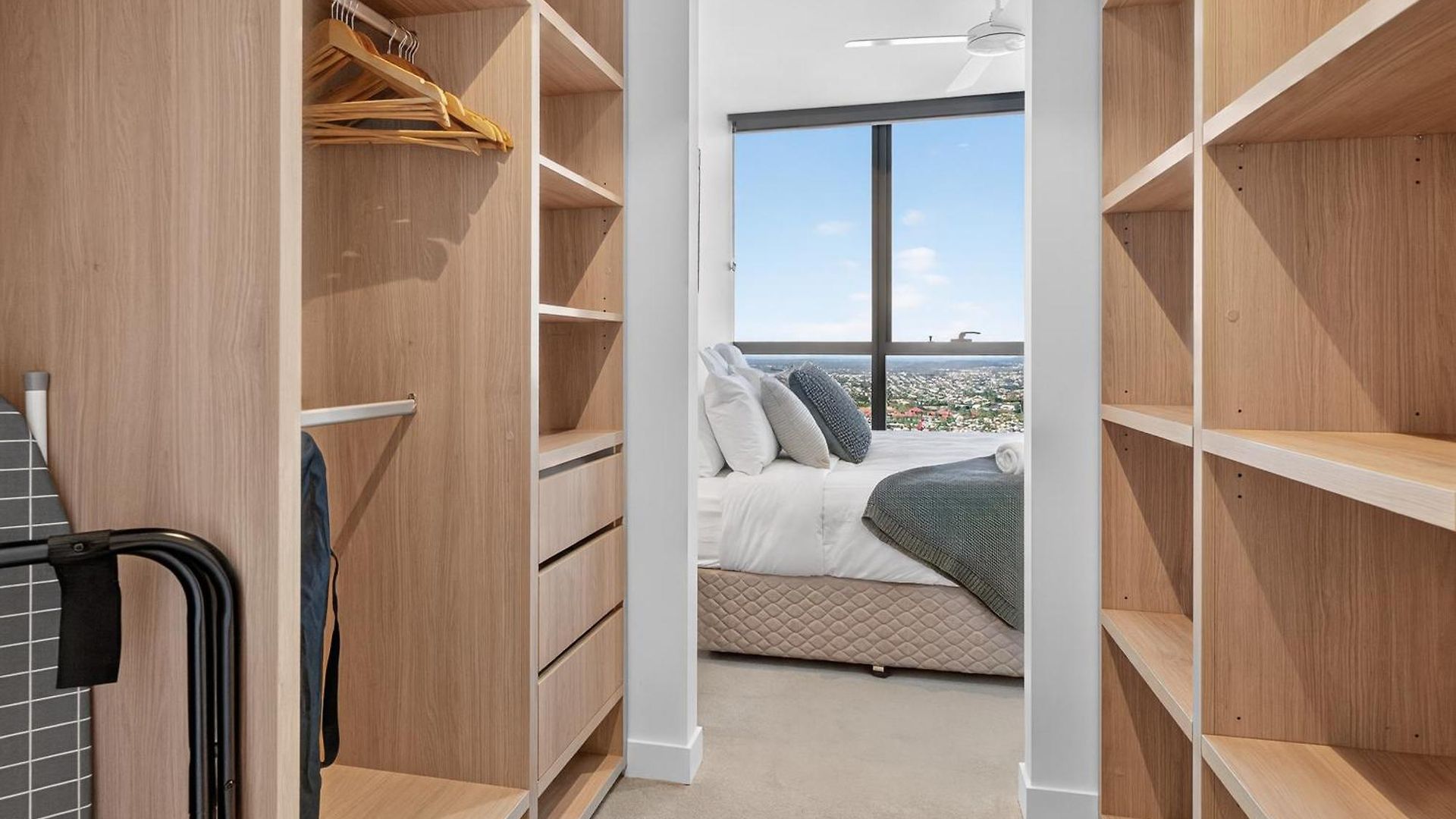 Sky High Zen At Queens Wharf Level 59 Apartment *