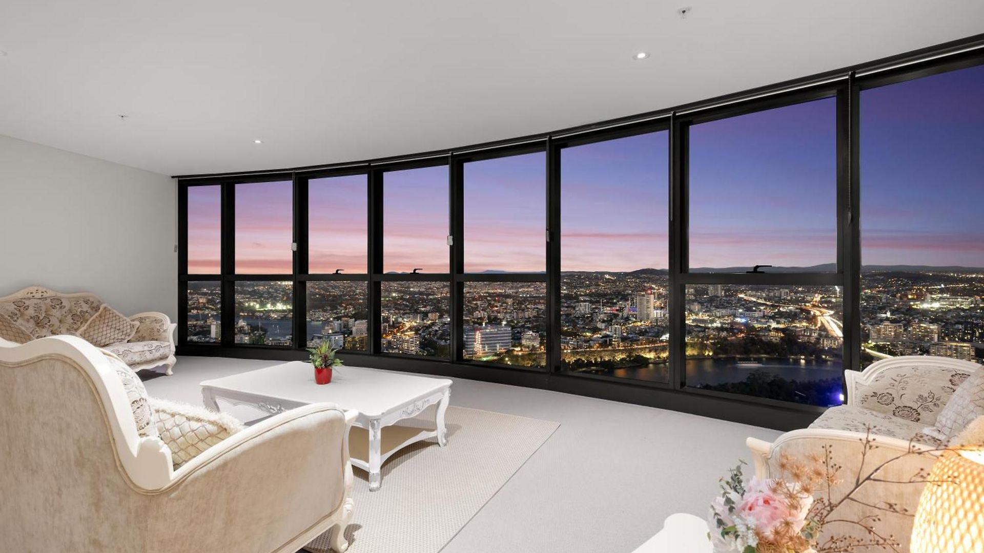 Huge 3bed 3bath Skyhigh View *