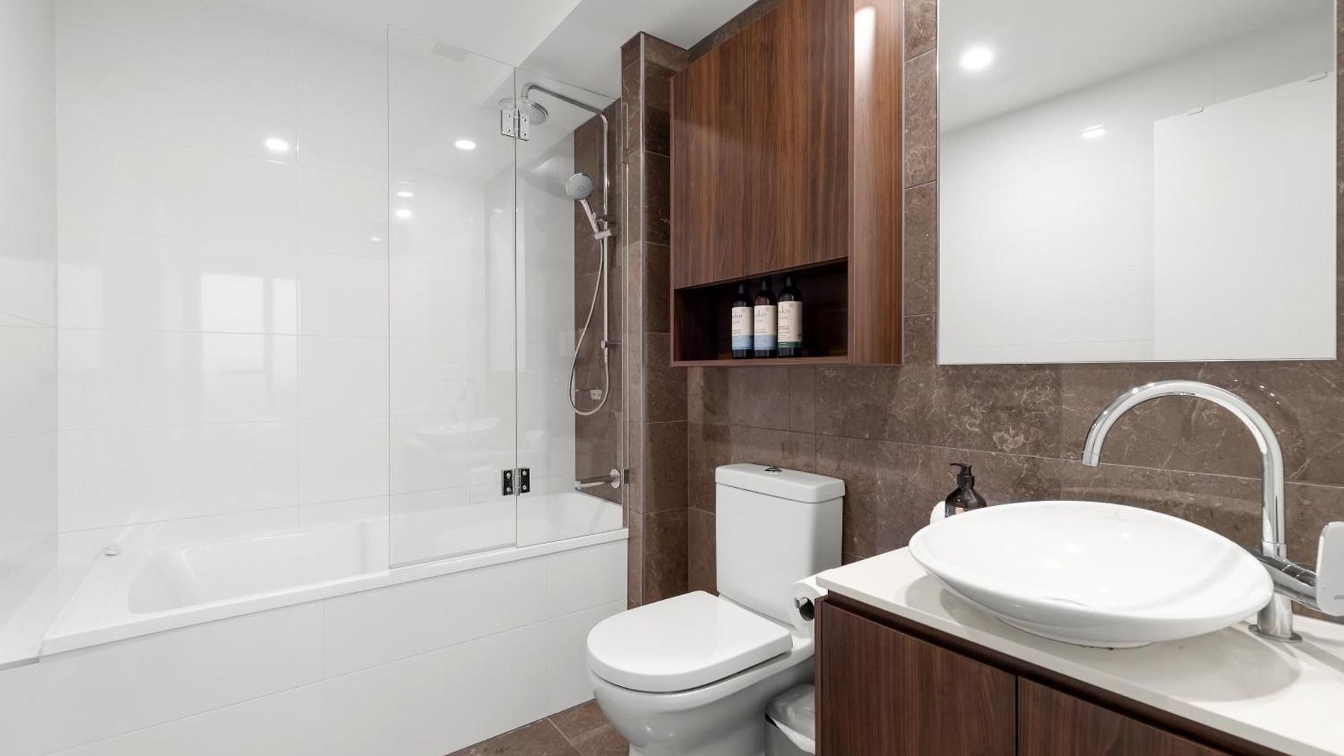 Huge 3bed 3bath Skyhigh View Apartment