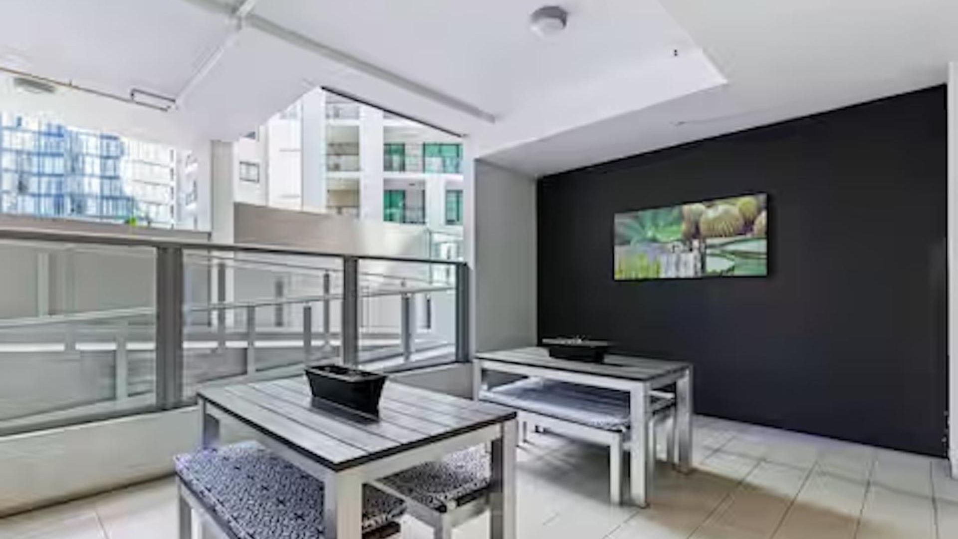 Elevate - Views, Pool, Sauna & Gym Brisbane