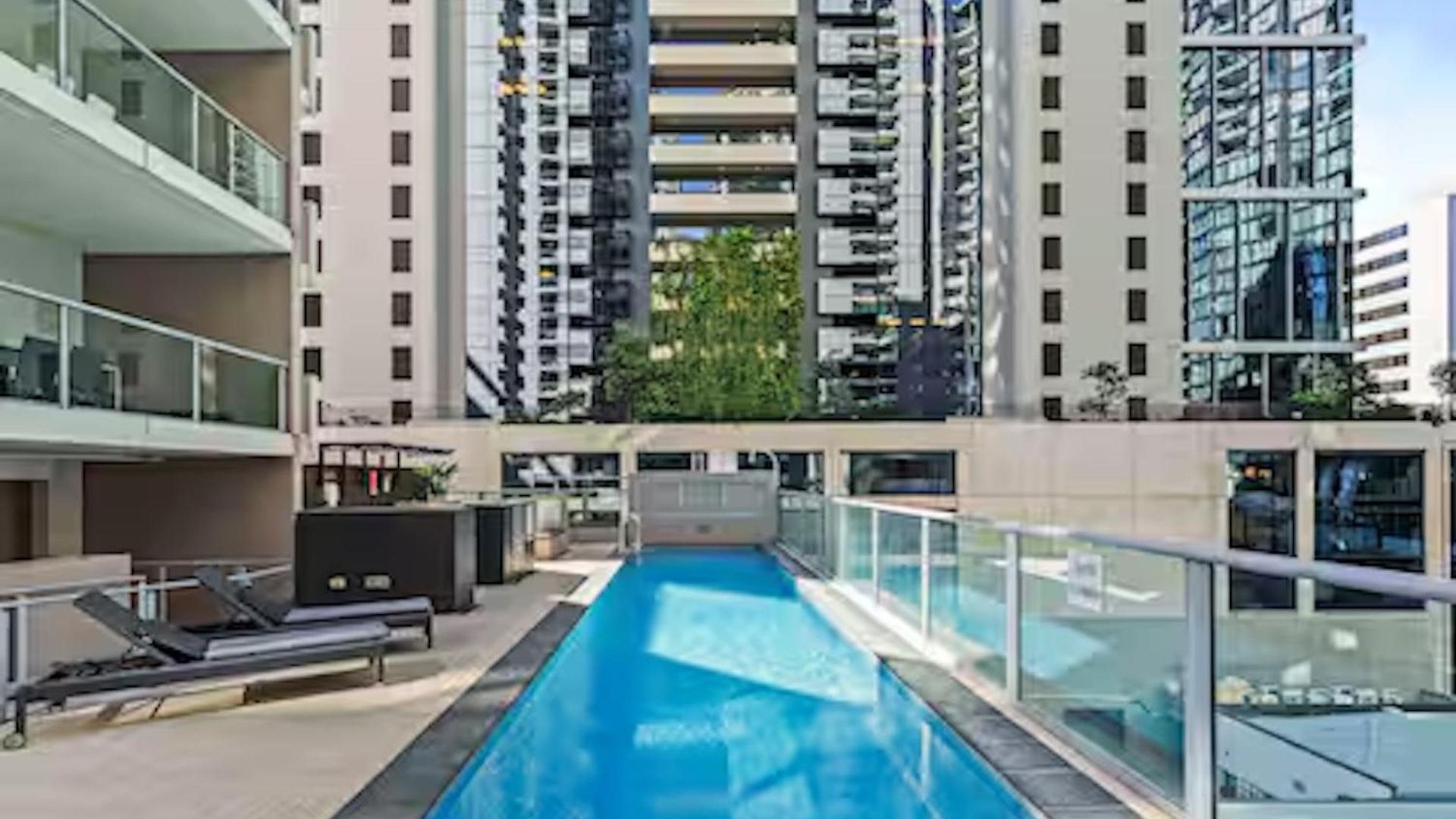 Elevate - Views, Pool, Sauna & Gym Brisbane