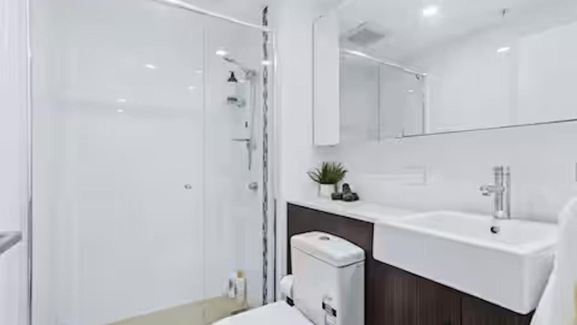 Elevate - Views, Pool, Sauna & Gym Apartment