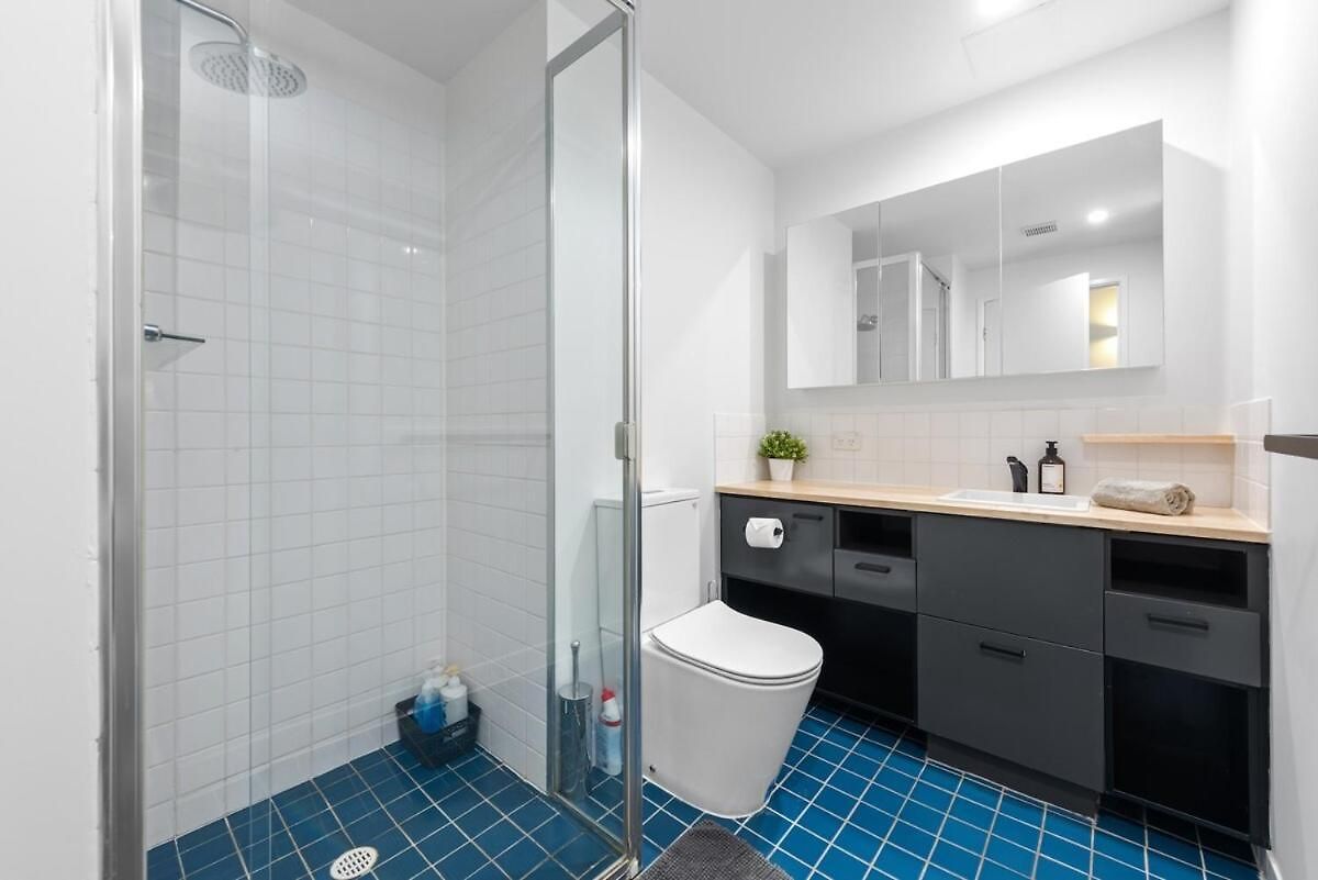 Apartment Trendy Teneriffe - 1bed -1bath - 1car - Balconies Brisbane