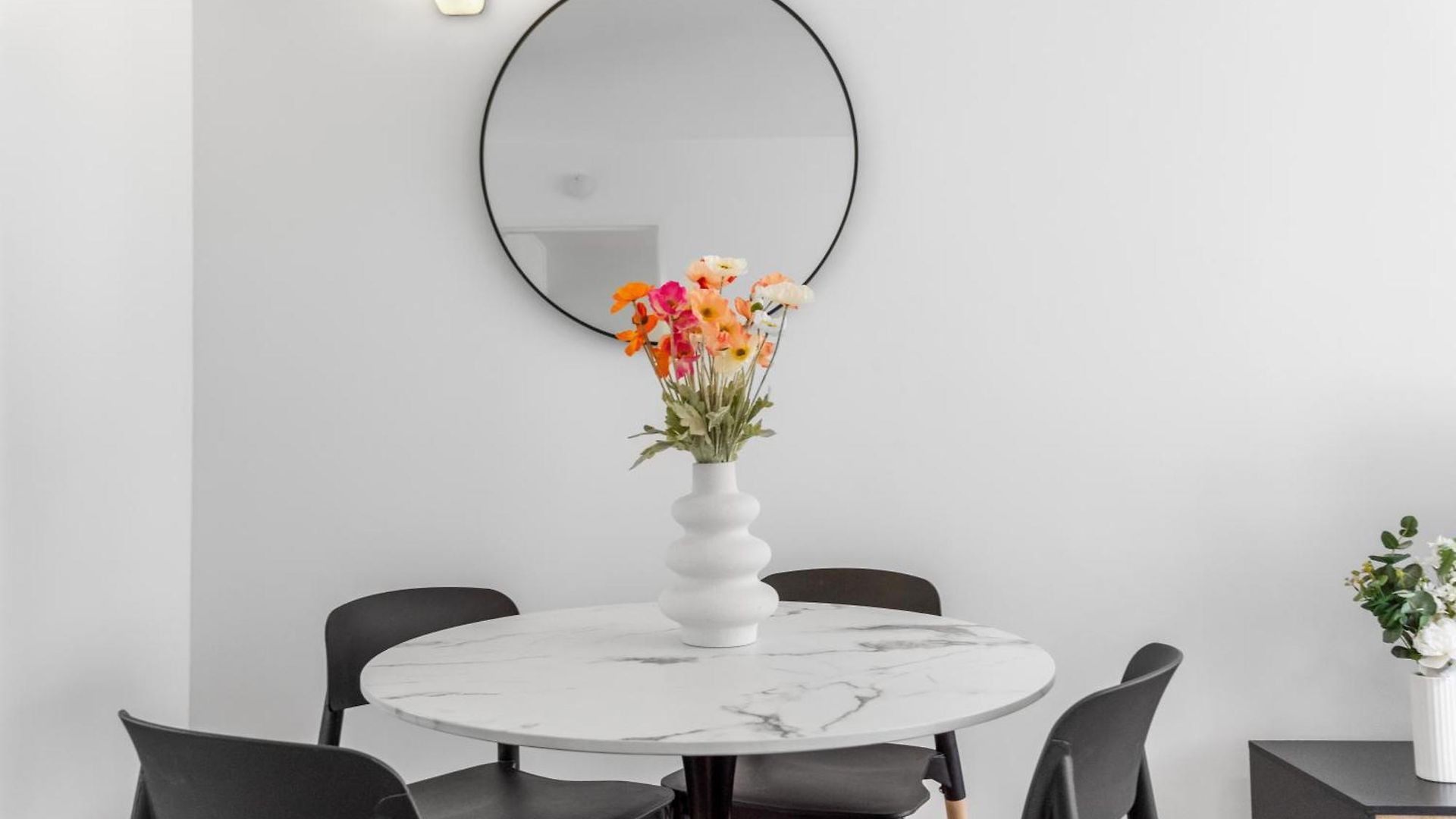 Spacious 1br Near Hospital, Qut And Cbd With Parking!