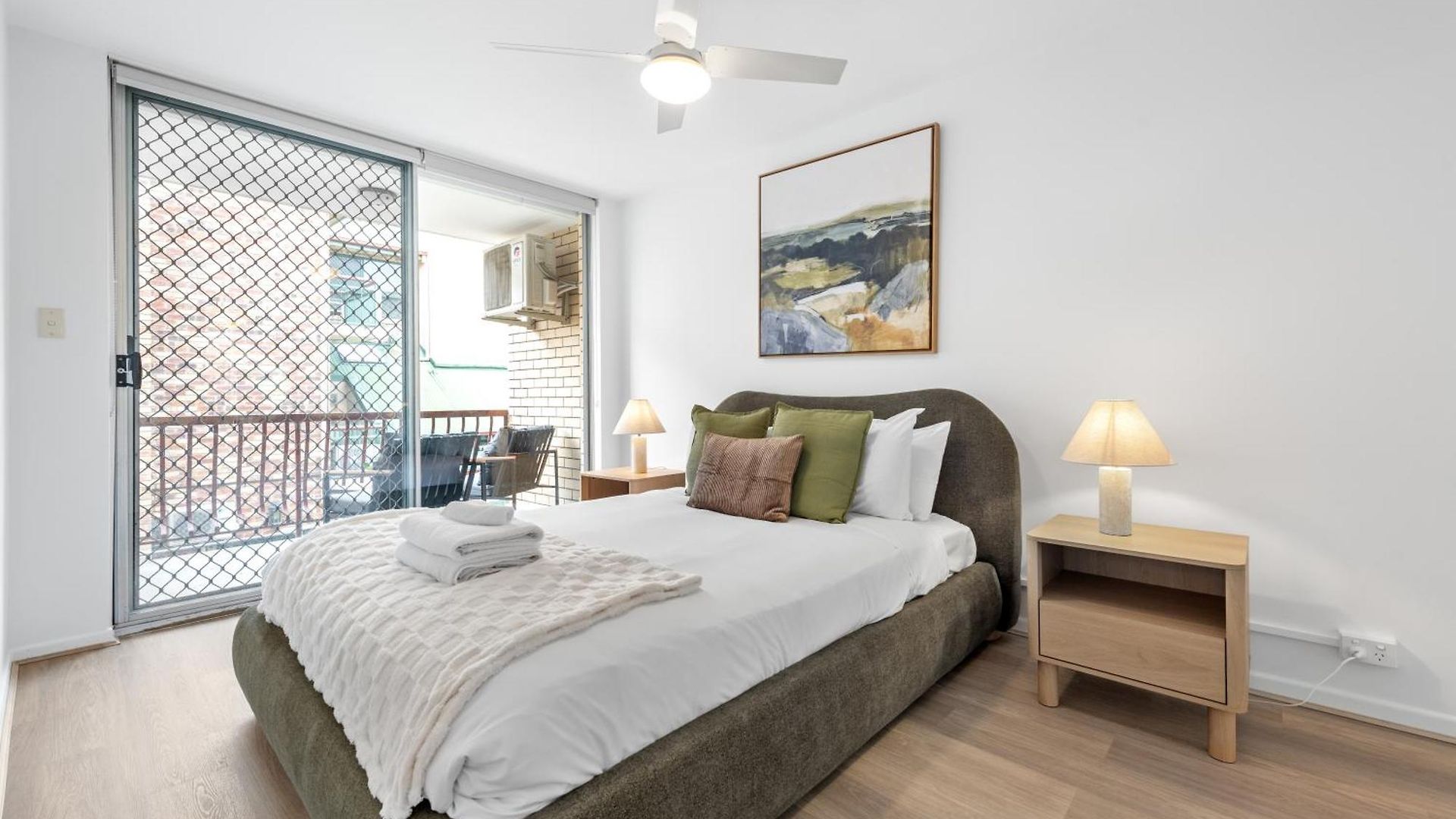 Spacious 1br Near Hospital, Qut And Cbd With Parking! Apartment Brisbane