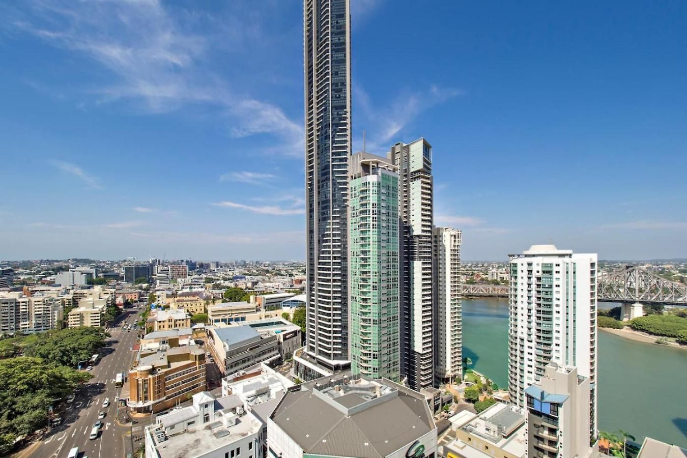 Elevated Cbd Living 2br With Skyline Views Apartment