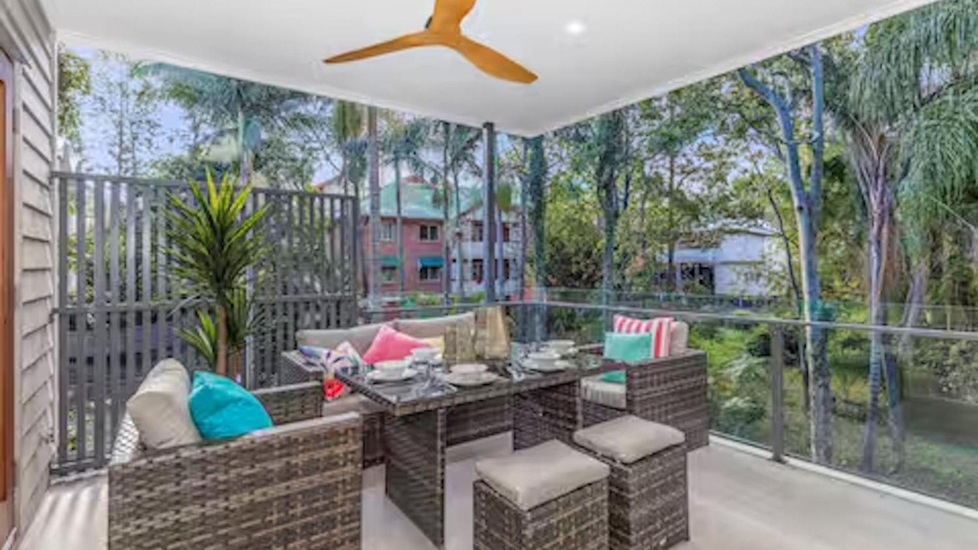 Park Ave Retreat - 3 Carparks, Wifi, Bbq, King Bed Apartment