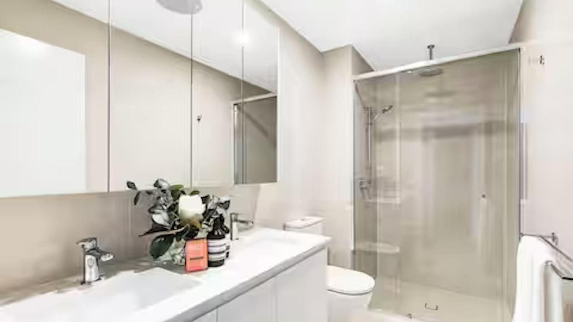 Park Ave Retreat - 3 Carparks, Wifi, Bbq, King Bed Apartment Brisbane