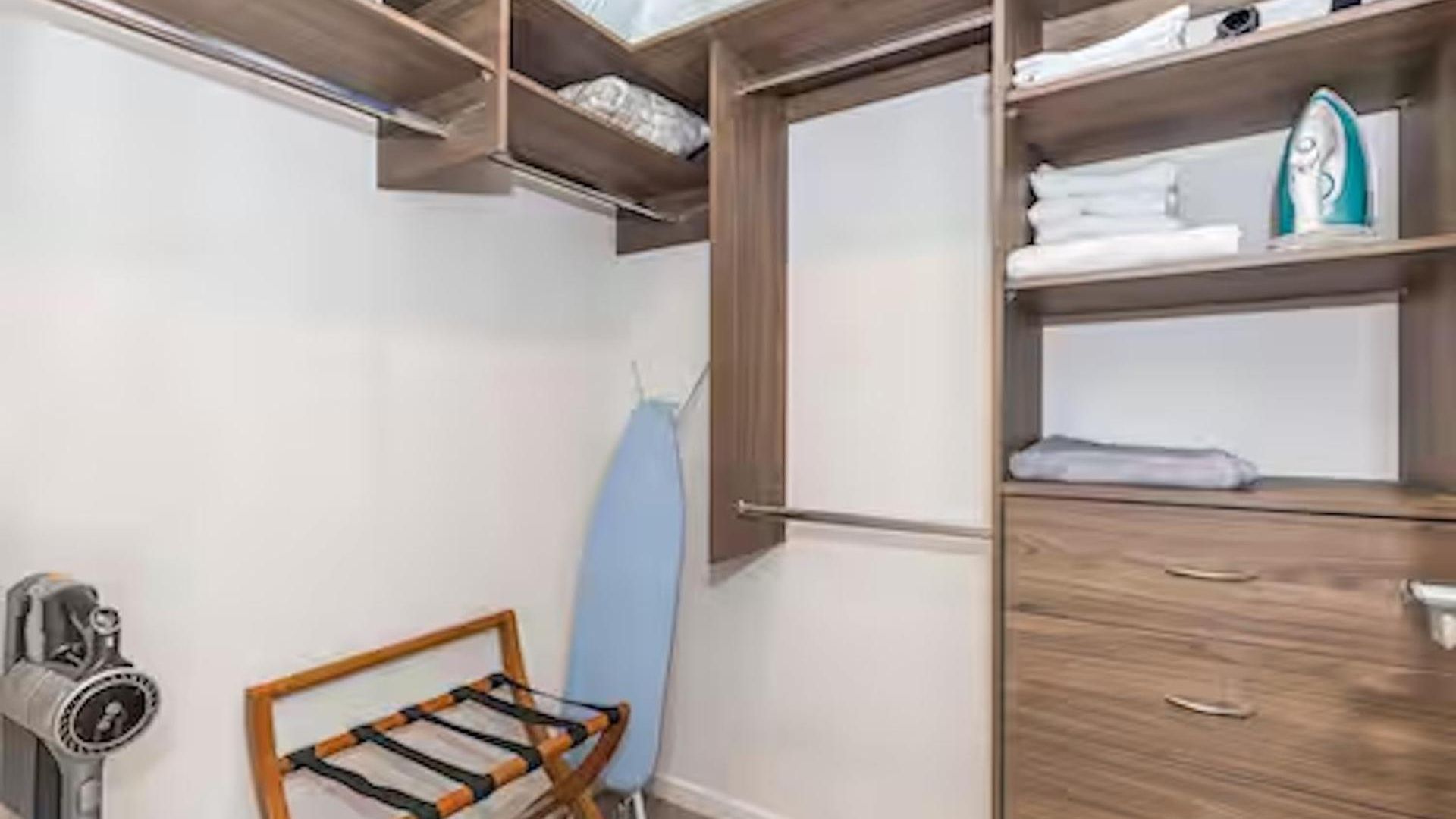 Park Ave Retreat - 3 Carparks, Wifi, Bbq, King Bed Apartment