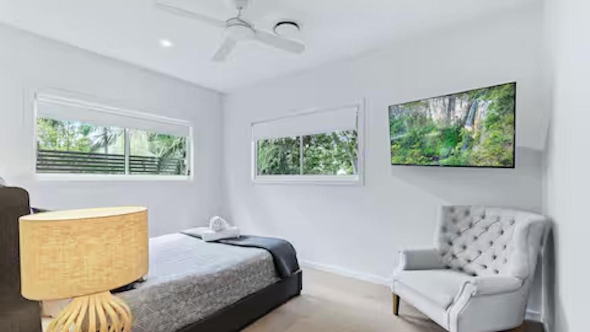 Park Ave Retreat - 3 Carparks, Wifi, Bbq, King Bed * Brisbane