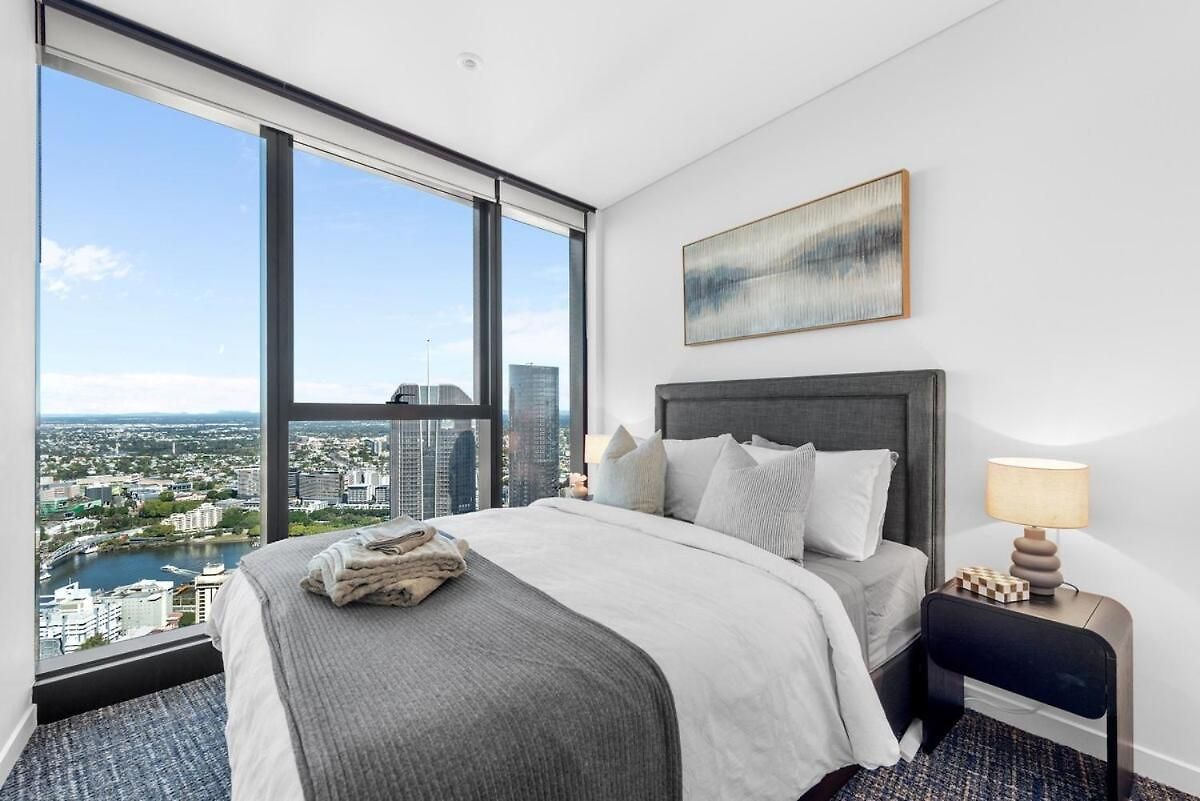 Skyrise Style - 1bed-1bath-1car-views - Cbd Apartment *