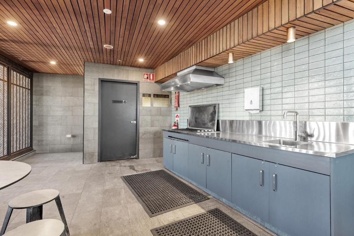 Skyrise Style - 1bed-1bath-1car-views - Cbd Apartment Brisbane