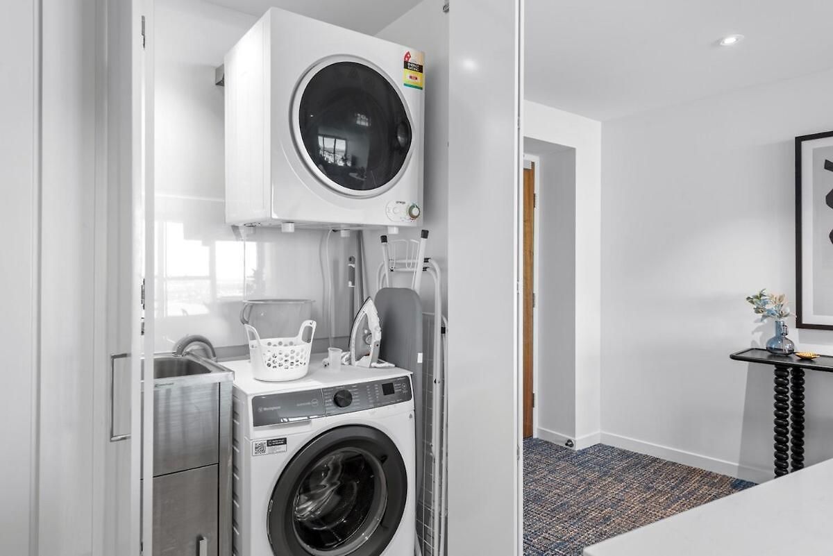 Skyrise Style - 1bed-1bath-1car-views - Cbd *