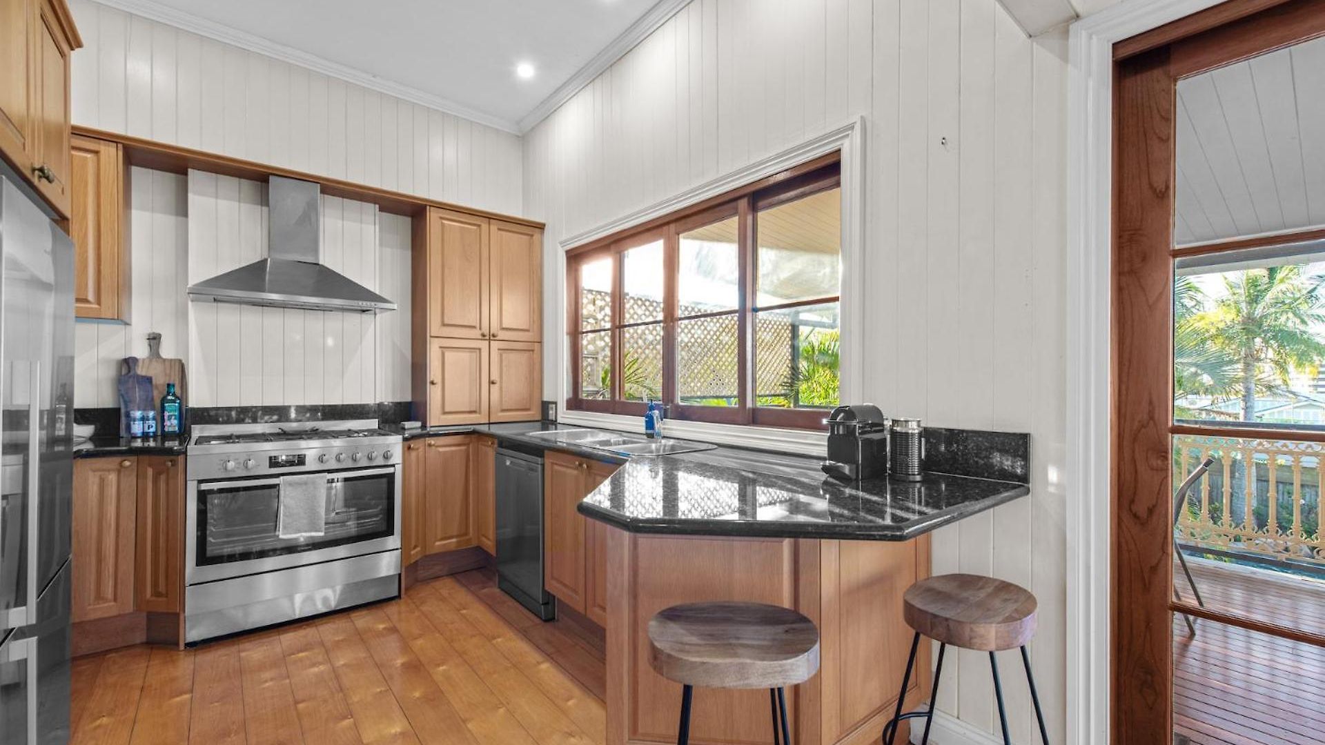 Comfy Character Qld'r ~ 3bed Self-contained-upstairs House W/parking ~ Woolloongabba Holiday home Brisbane