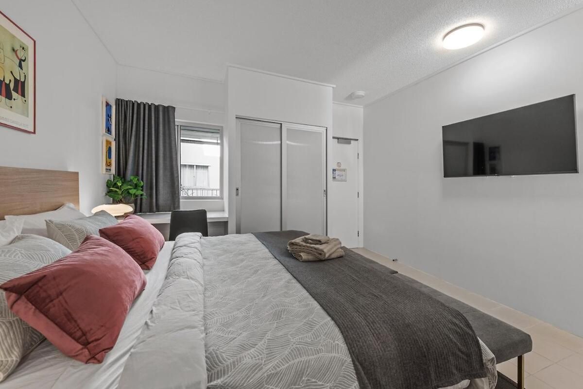 Artful Abode 1bed-1bath-1car - 5 Mins To Cbd *