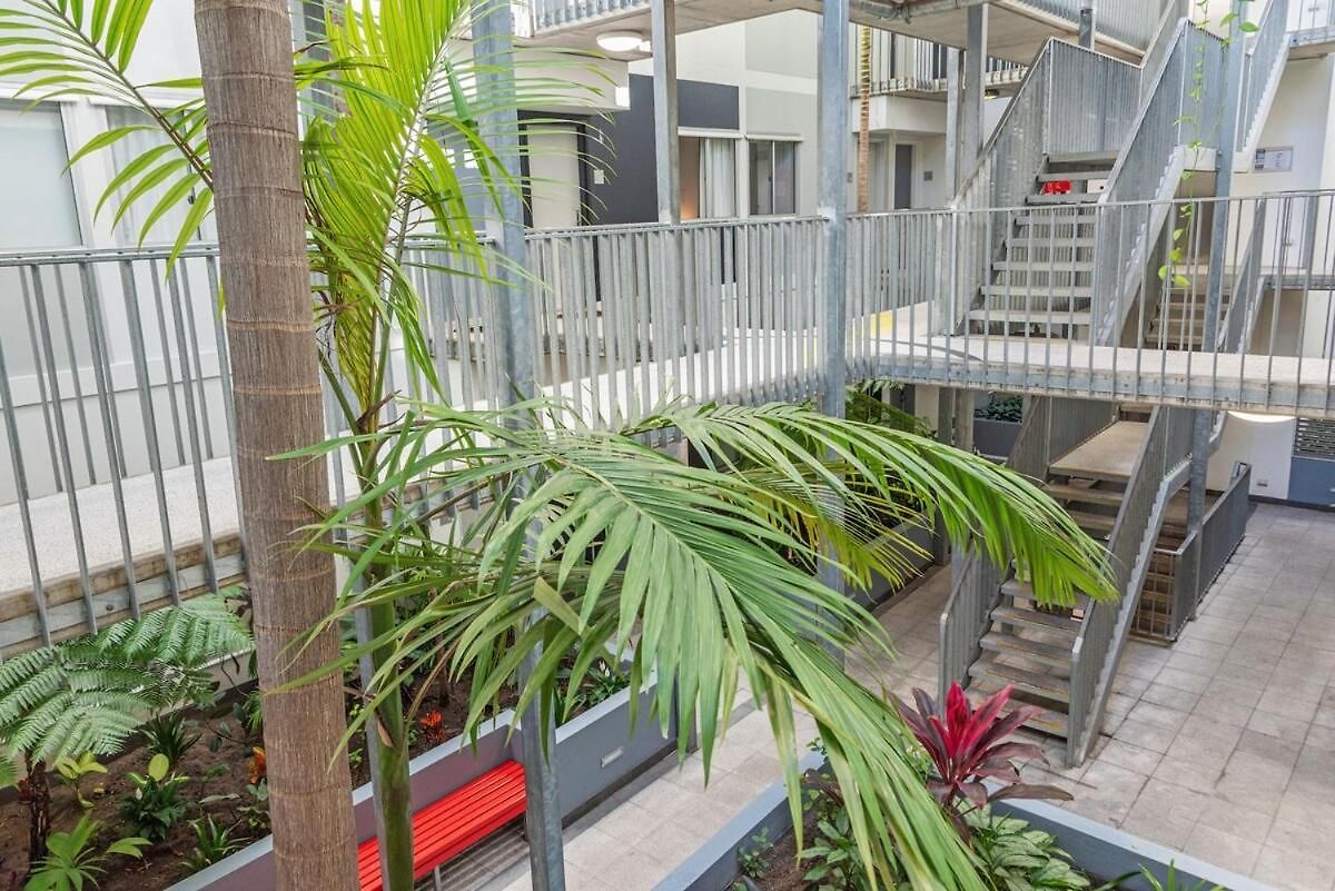 Artful Abode 1bed-1bath-1car - 5 Mins To Cbd Apartment *