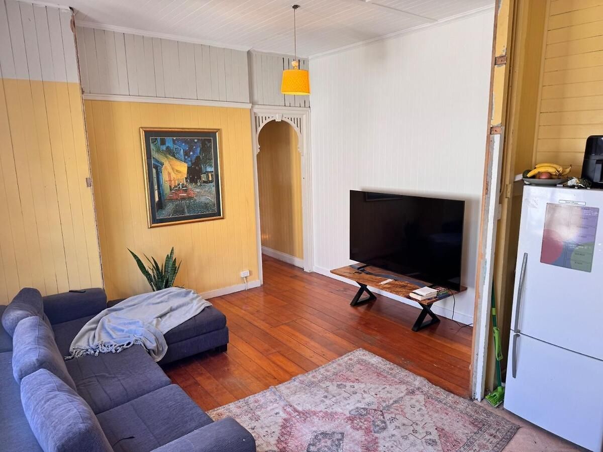Leafy Retreat By New Farm Park Apartment