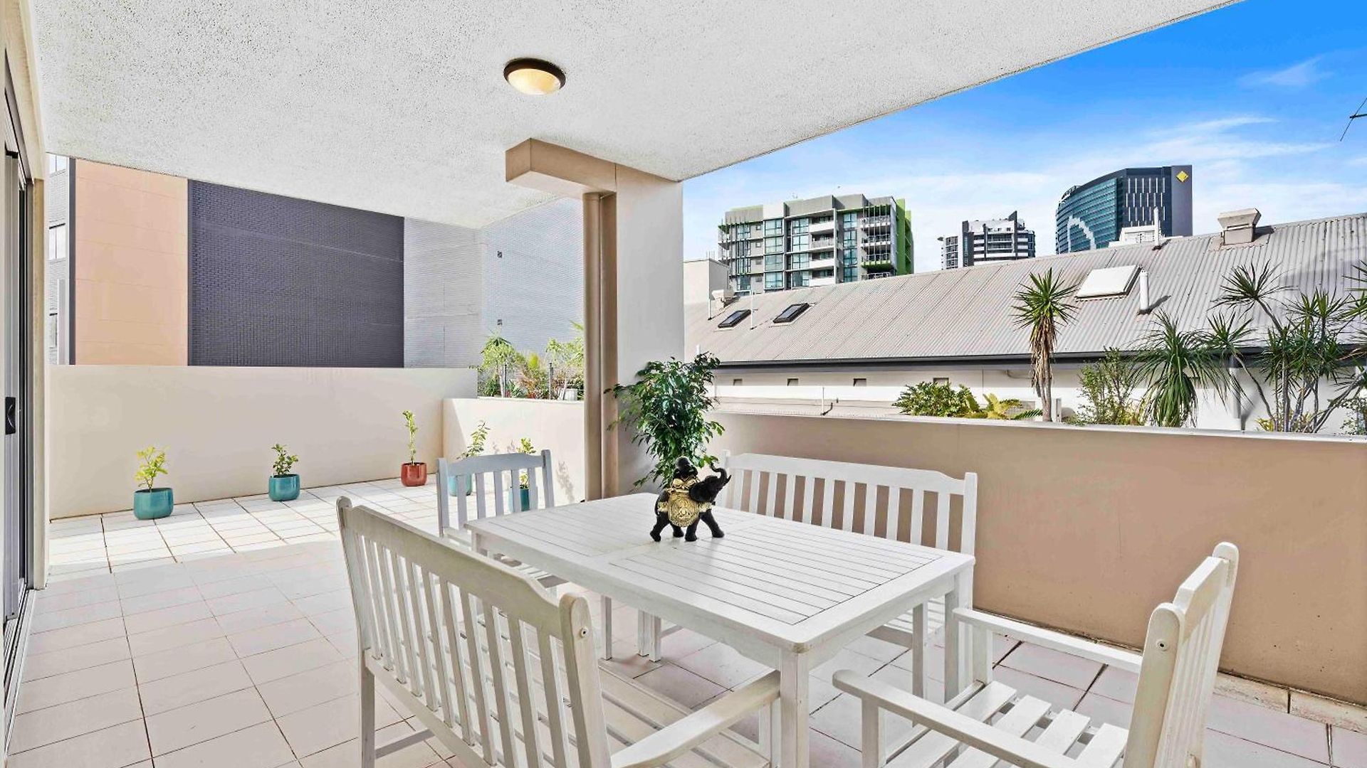 Apartment Stylish Escape Free Parking For 2 Walk To Cbd Brisbane