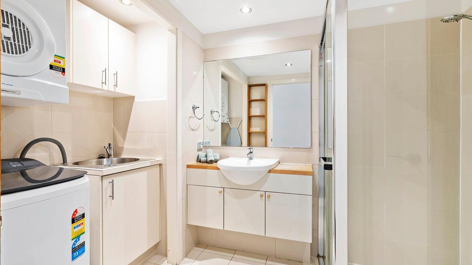 Apartment Stylish Escape Free Parking For 2 Walk To Cbd Brisbane