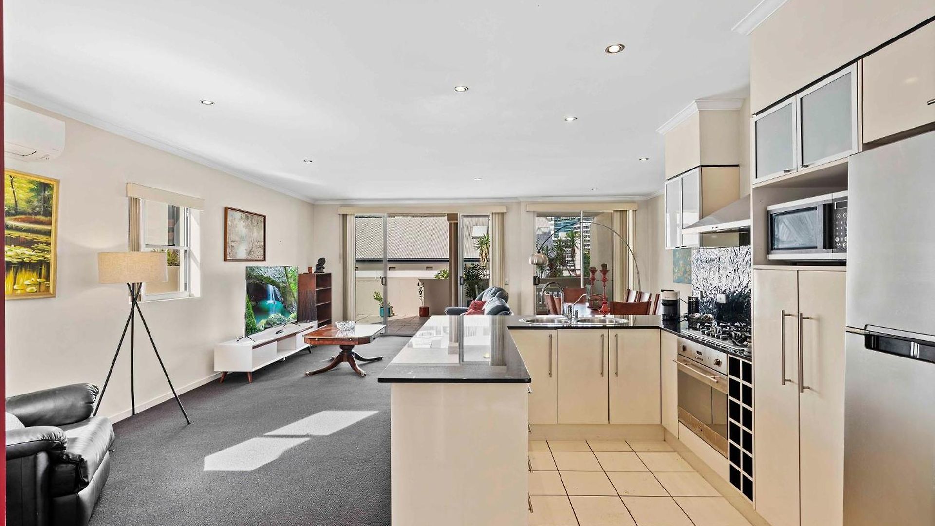 Stylish Escape Free Parking For 2 Walk To Cbd *