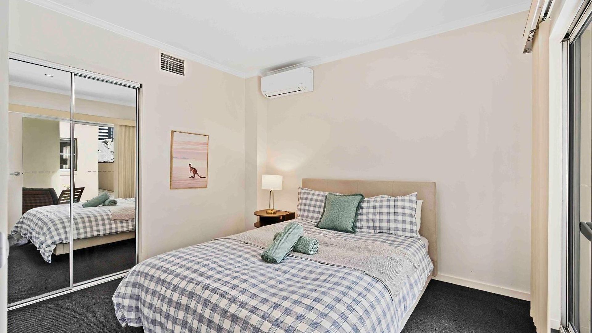 Stylish Escape Free Parking For 2 Walk To Cbd *