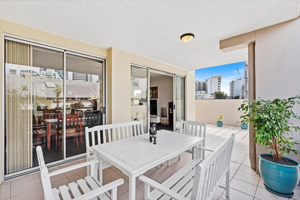 Stylish Escape Free Parking For 2 Walk To Cbd Brisbane