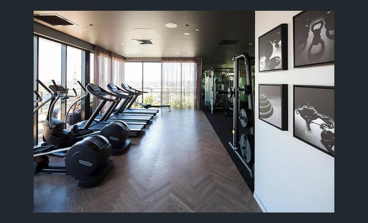 Stunning & River Views Rooftop Pool Gym *