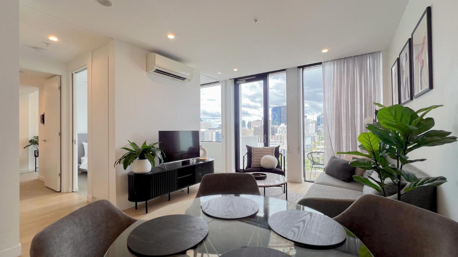 Spacious 2bed 2bath With Views Apartment Brisbane