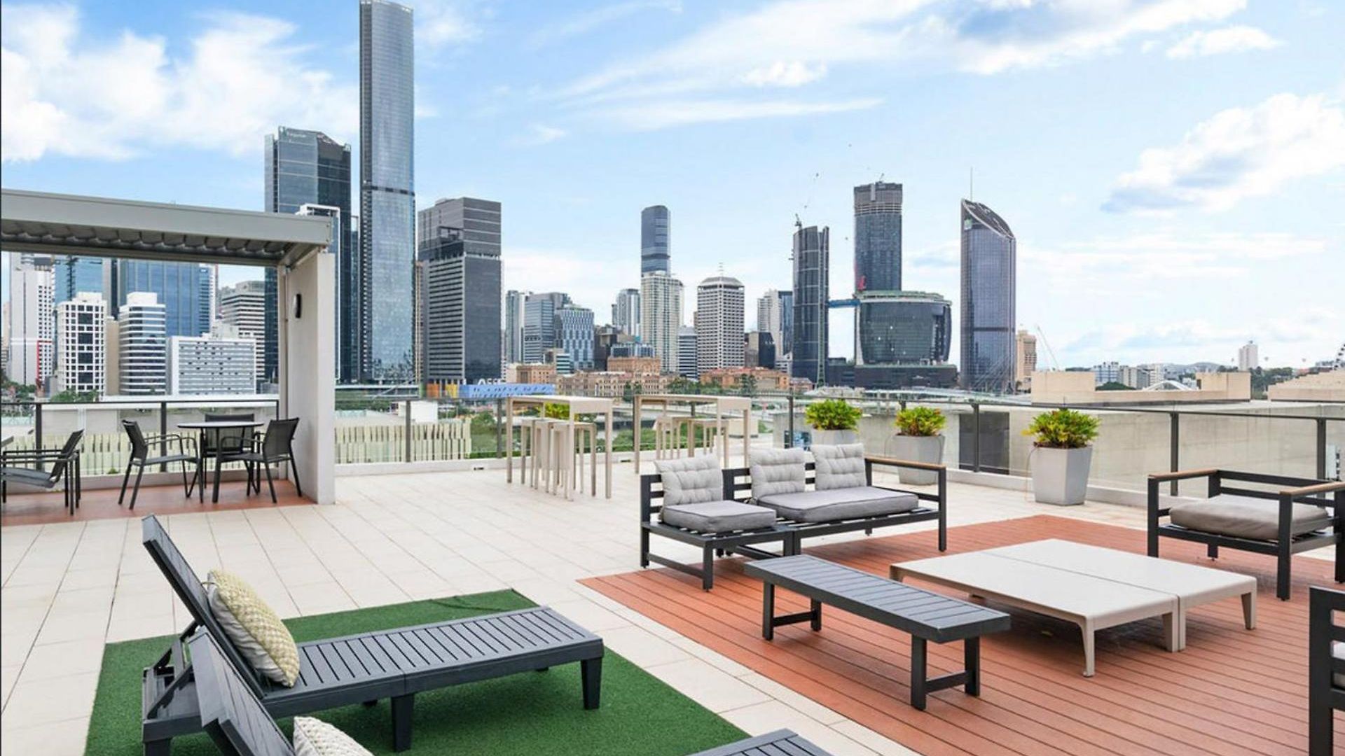 Spacious 2 Bedroom In Apartment Brisbane