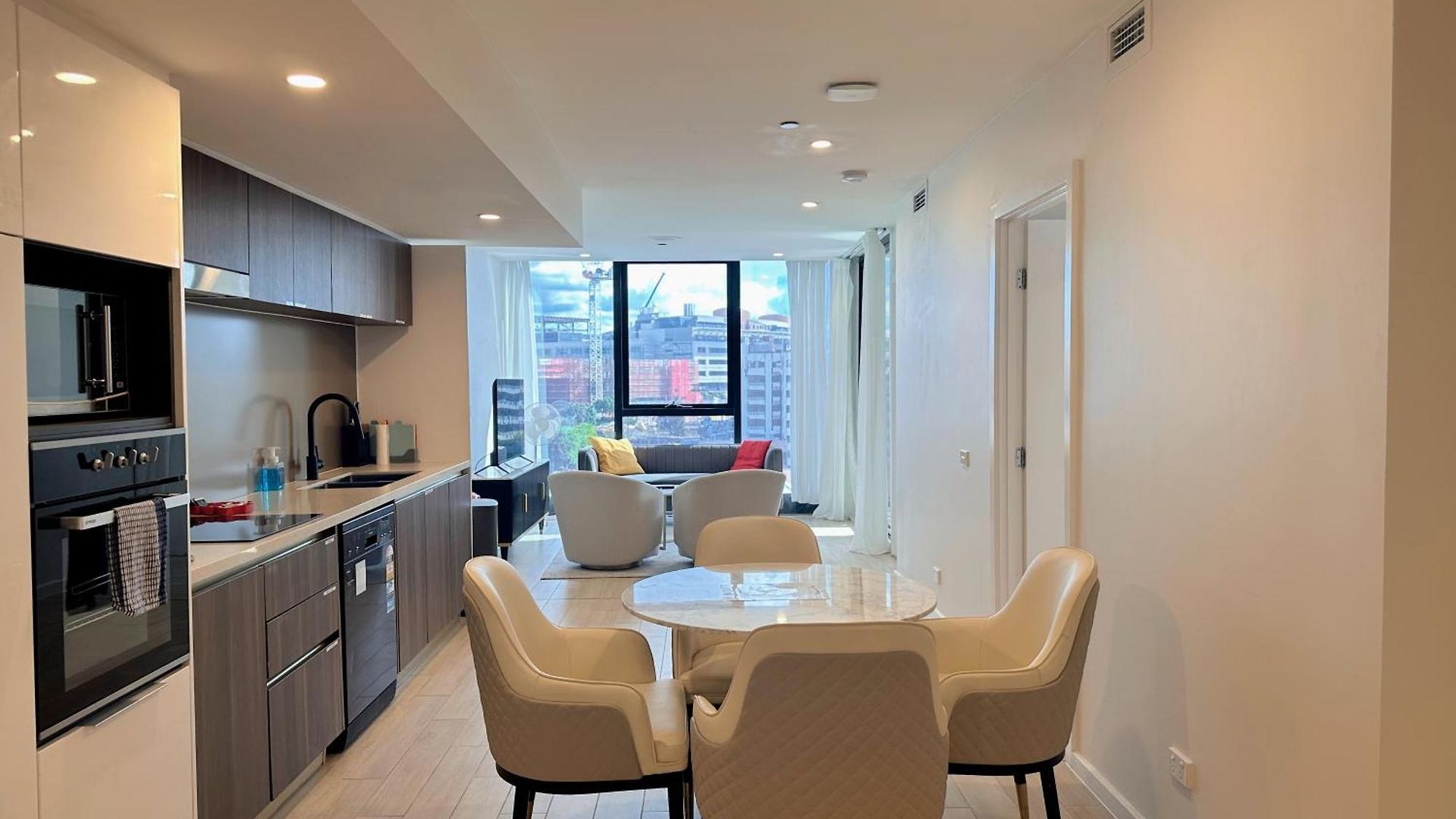 Warm Cozy Gabba Close To Pa & Cbd