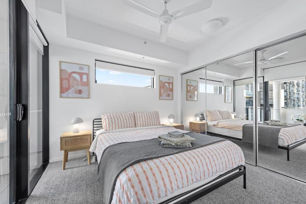 South Bank Sensational - 2bed-2bath-1car-pool Apartment