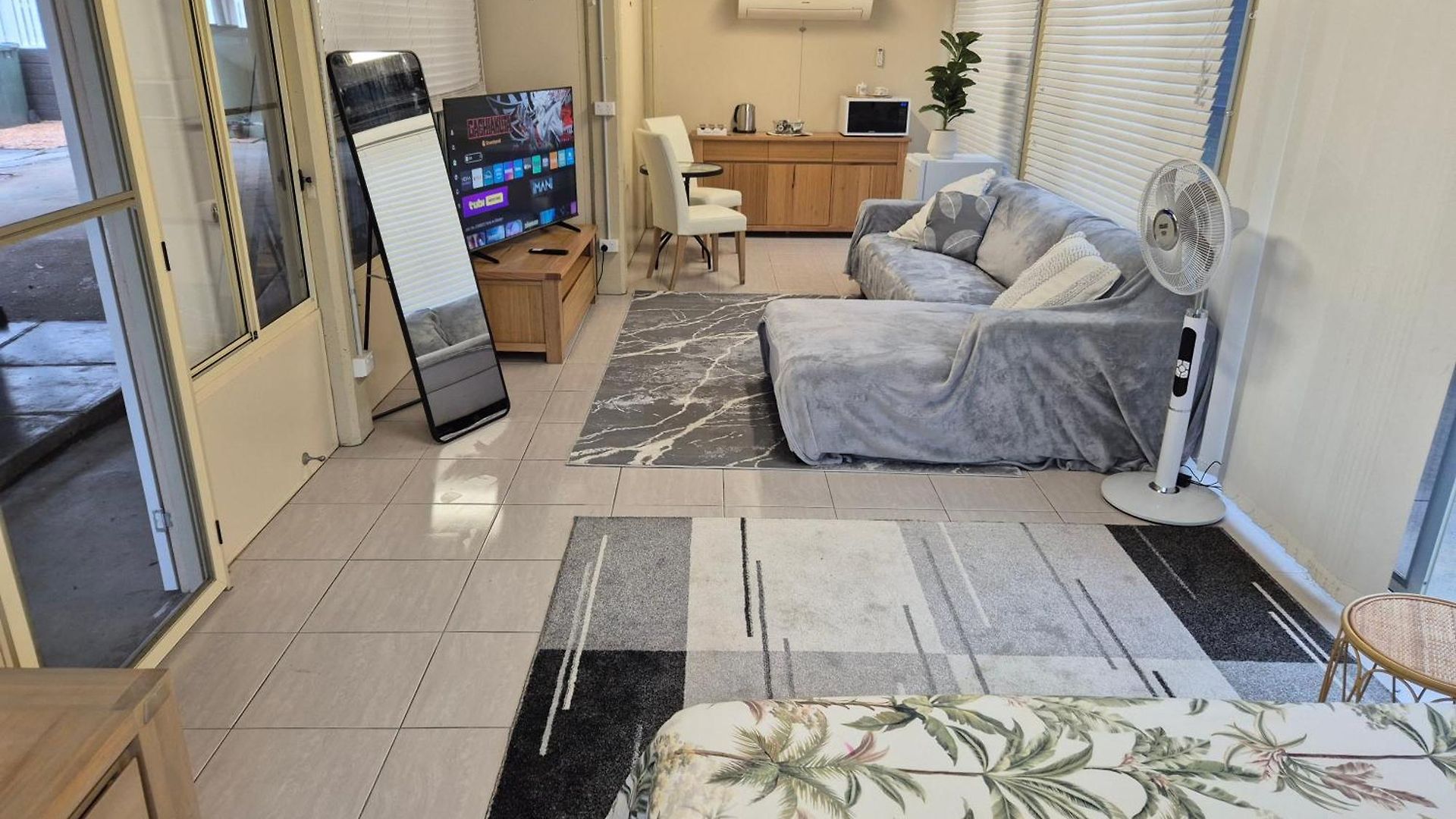 Holiday home Charming 4bdr Inc Separate Studio, Newly Renovated *