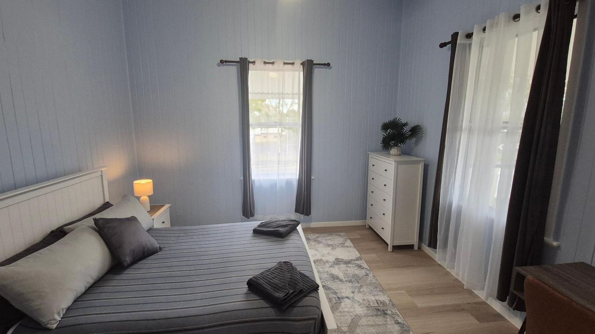 Holiday home Charming 4bdr Inc Separate Studio, Newly Renovated *