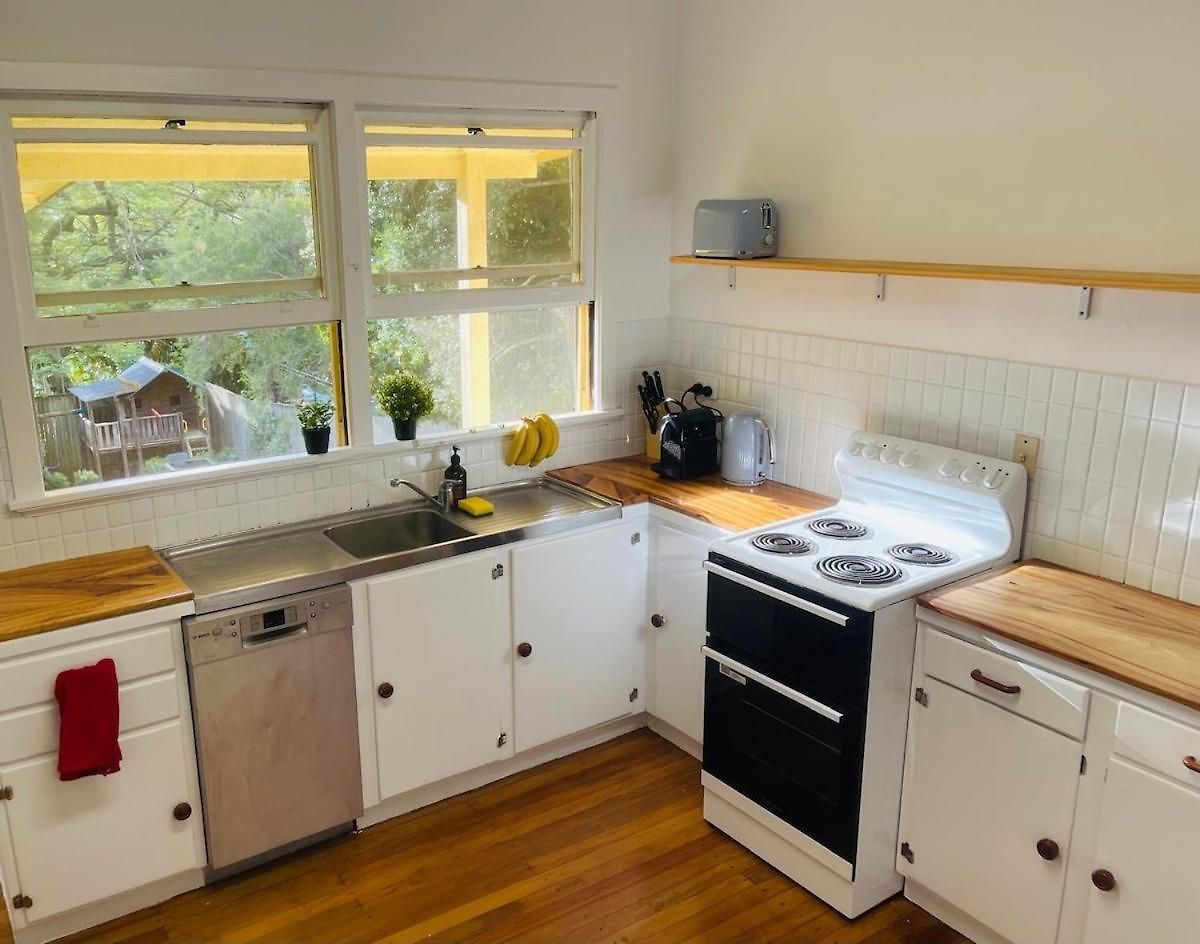 Holiday home Cozy 4br Close To Schools & Shops&lookout